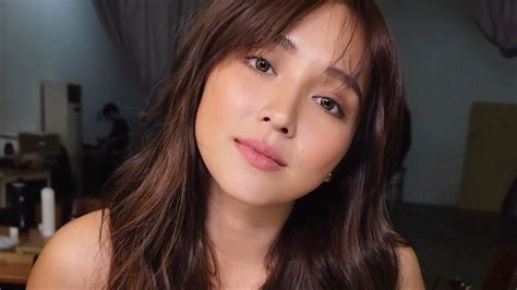 BEAUTY AND THE BEACH: Kathryn Bernardo bares more skin .